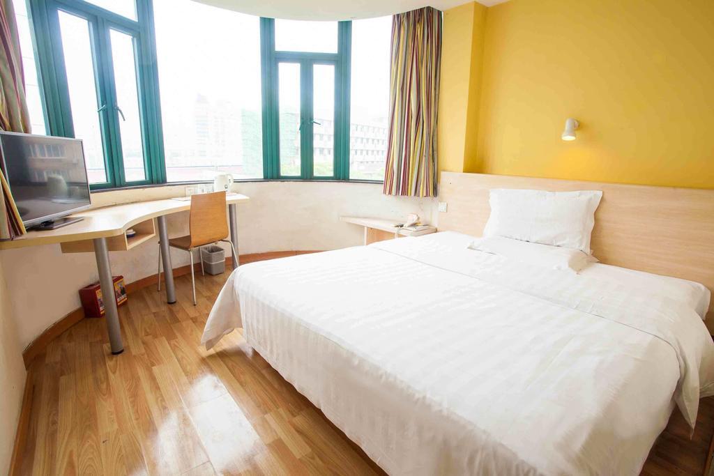 7Days Inn Guiyang Posts And Telecommunications Building Номер фото
